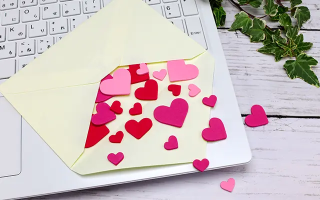 /pcに届くたくさんのメール